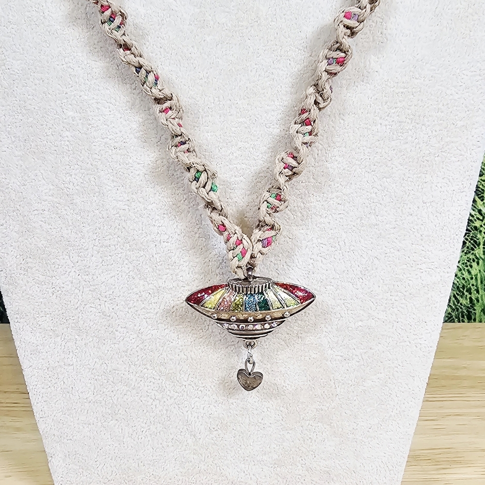 New✨️UFO Ship Hemp Necklace - Picture 1 of 7